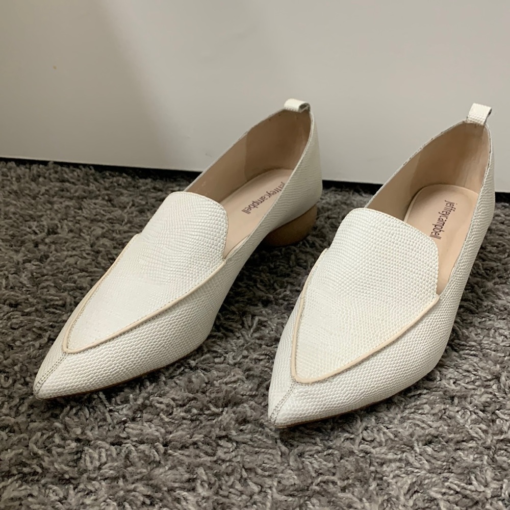 Jeffrey Campbell cream alligator like size 9 round heels